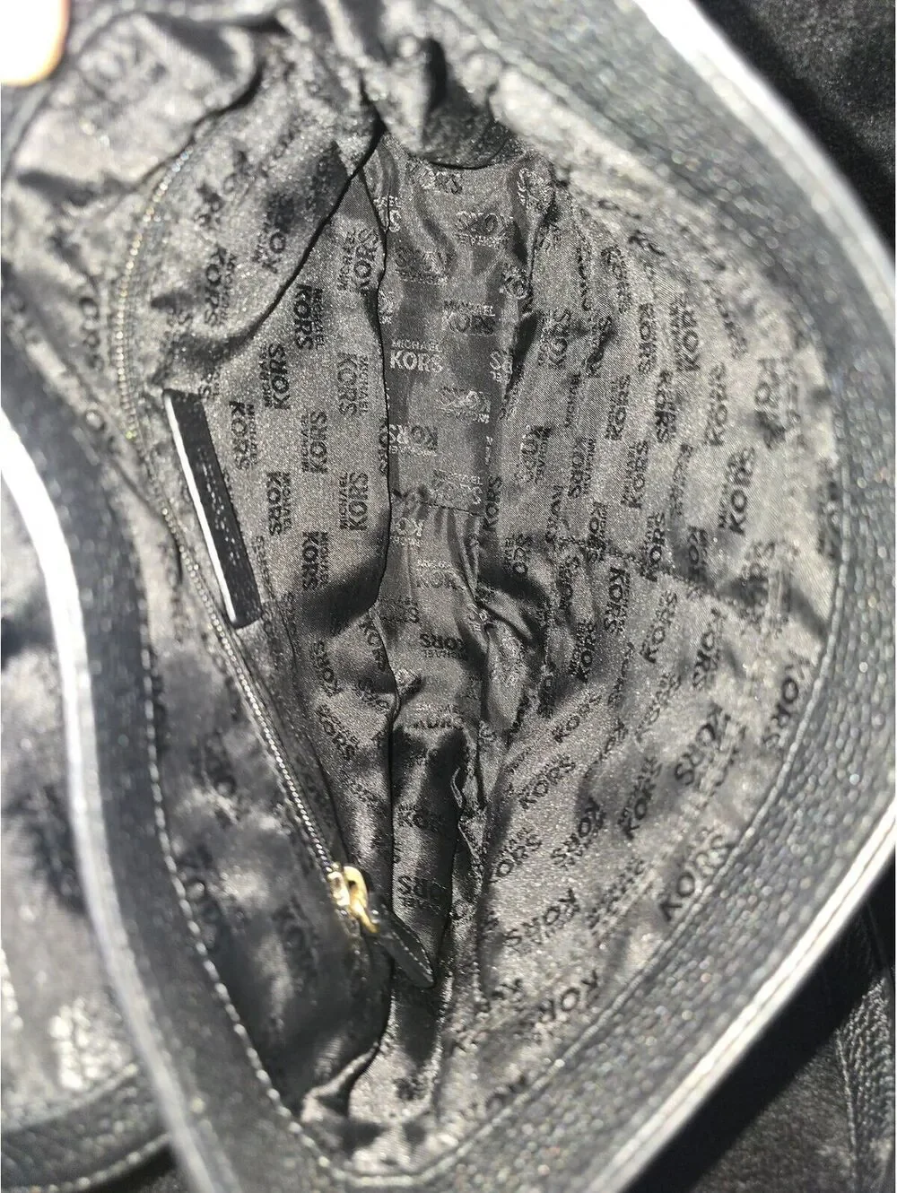 118. Michael Kors Hamilton Messenger Bag